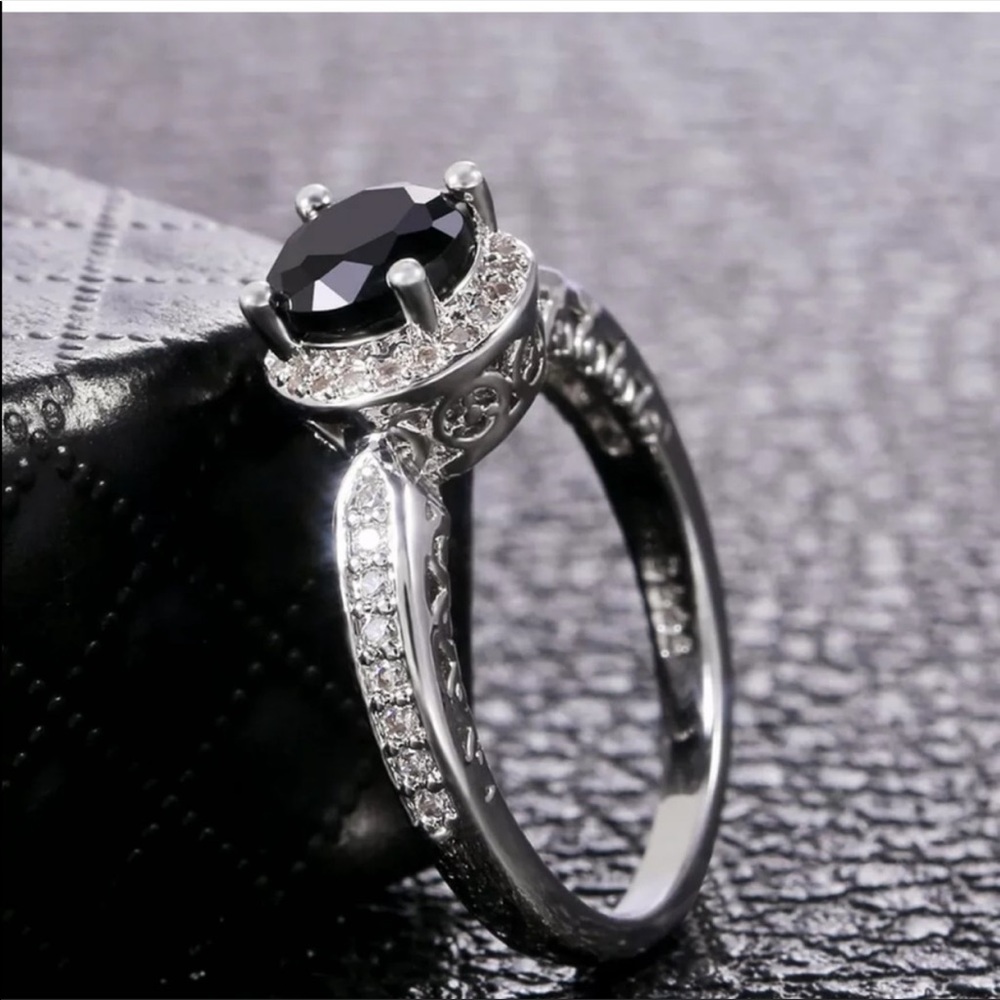 *NEW*925 Sterling Silver Round Cut Sapphire Ring - Picture 6 of 7